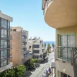 Newly Renovated 1 Bedroom Apartment In The Heart Of Tel Aviv By Sea N\' Rent