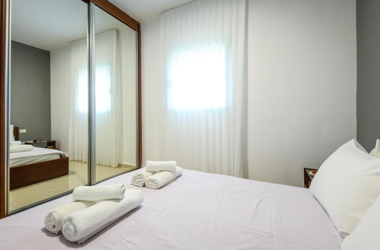 Newly Renovated 1 Bedroom In The Heart Of By Sea N' Rent *