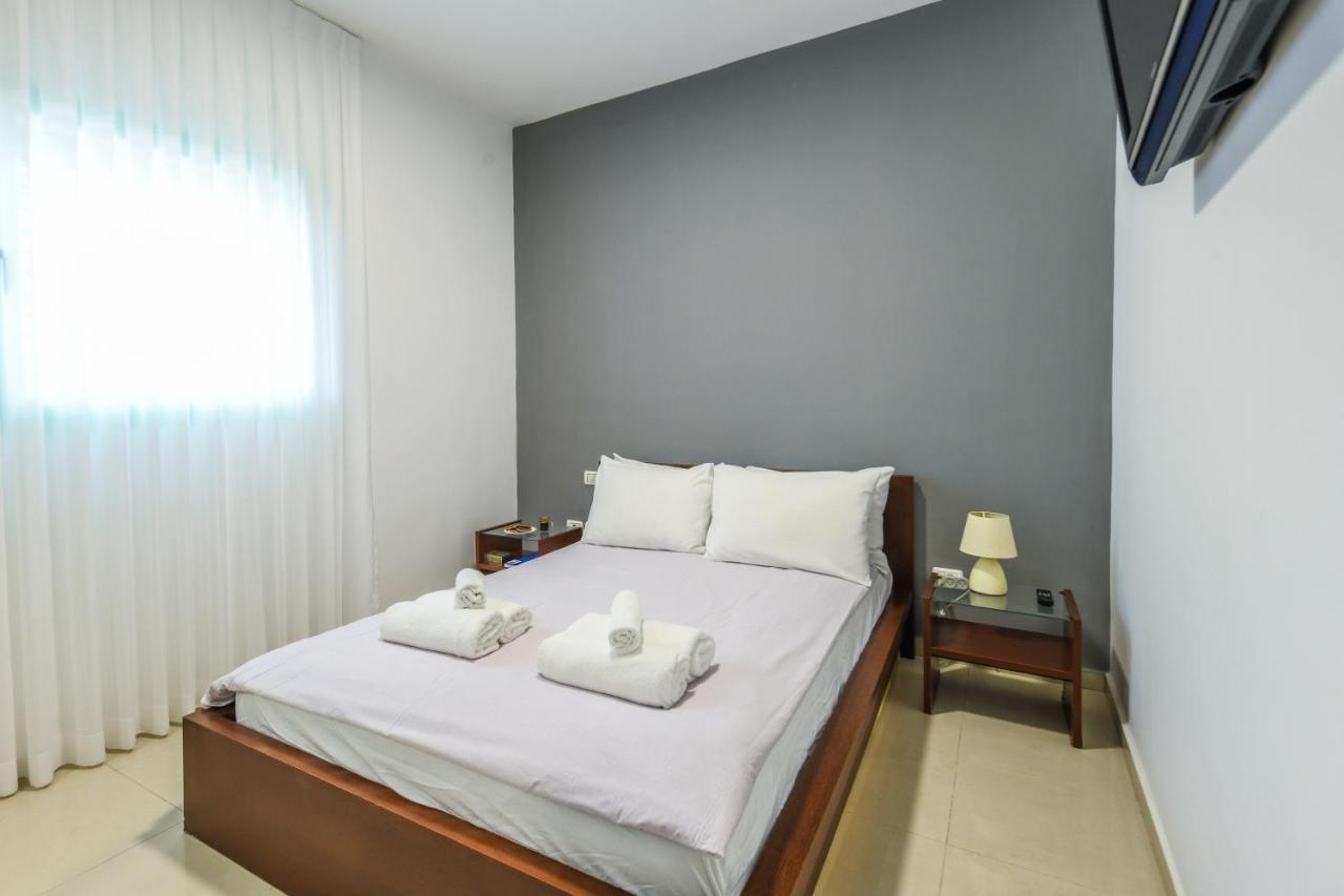 Newly Renovated 1 Bedroom In The Heart Of By Sea N' Rent * Tel Aviv